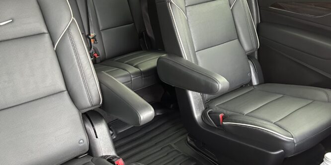 upscale SUV seating black car service